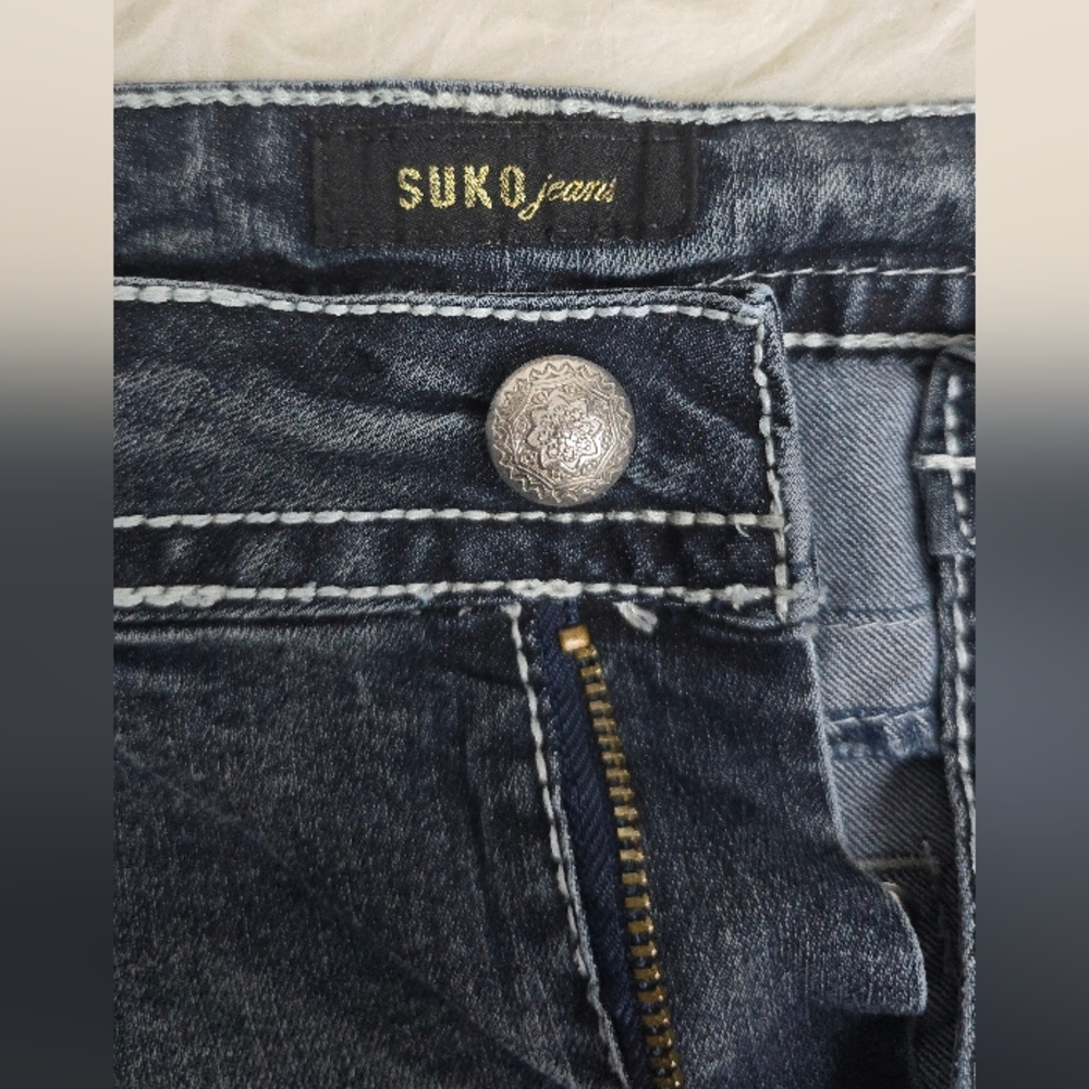 ✨ Women’s Denim Shorts Bundle – Size 12 – 4 Stylish Pairs – Chic & Casual - Picture 7 of 16